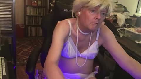 Snapshot of pantyvloletlace chatting on February 2026 03:01:01 AM Pantyvioletlace online show from February 2026 03:01:01 AM