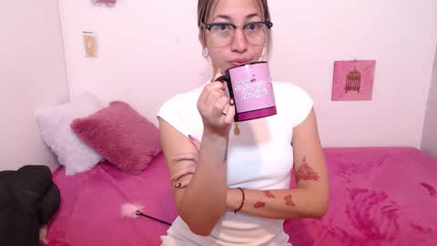 Paola online show from October 2025 12:11:01 PM