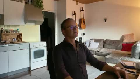 Snapshot of papa_show chatting on January 2025 03:39:02 PM papa_show online show from January 2025 03:39:02 PM