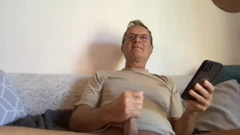 Snapshot of papa_show chatting on November 2025 10:03:01 AM papa_show online show from November 2025 10:03:01 AM