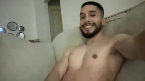 papicubano_guapo23cm online show from January 2025 06:13:02 AM