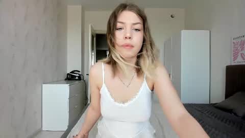 Snapshot of paradi_se chatting on August 2026 02:35:01 AM Melena online show from August 2026 02:35:01 AM