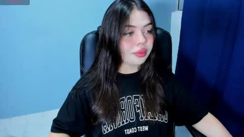 Snapshot of paradise_doll_s chatting on May 2026 12:08:02 AM Amy and my doll online show from May 2026 12:08:02 AM