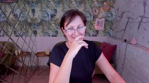 Snapshot of paris_cherry chatting on January 2025 11:31:01 PM Paris online show from January 2025 11:31:01 PM