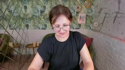 Snapshot of paris_cherry chatting on January 2025 02:47:01 AM Paris online show from January 2025 02:47:01 AM
