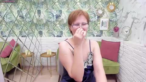 Snapshot of paris_cherry chatting on January 2025 11:43:02 PM Paris online show from January 2025 11:43:02 PM