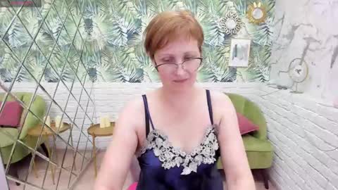 Snapshot of paris_cherry chatting on February 2025 02:27:02 AM Paris online show from February 2025 02:27:02 AM