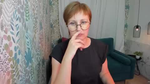 Snapshot of paris_cherry chatting on February 2025 07:19:02 PM Paris online show from February 2025 07:19:02 PM