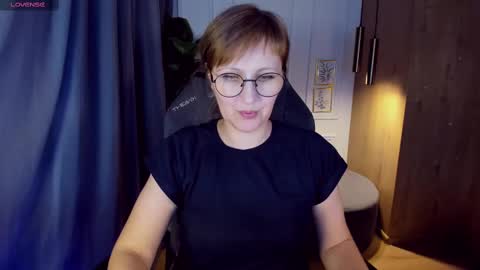 Snapshot of paris_cherry chatting on February 2025 07:47:02 PM Paris online show from February 2025 07:47:02 PM