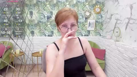 Snapshot of paris_cherry chatting on March 2025 01:50:02 AM Paris online show from March 2025 01:50:02 AM
