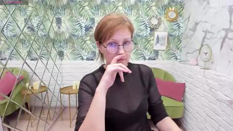 Snapshot of paris_cherry chatting on March 2025 03:01:01 AM Paris online show from March 2025 03:01:01 AM