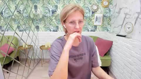 Paris online show from November 2025 08:10:01 PM