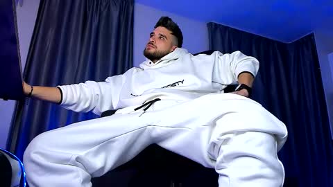 Paris online show from October 2025 07:33:02 PM