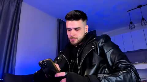 Paris online show from February 2026 08:29:02 PM