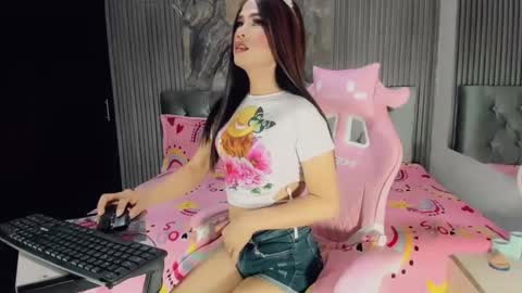 party_fre_girl online show from September 2025 04:45:01 PM