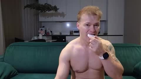 Pashka online show from November 2025 06:16:02 AM