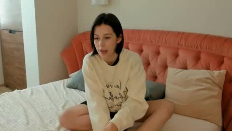 Mary online show from September 2025 12:39:01 PM