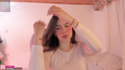 Snapshot of pau_cute chatting on December 2024 11:20:02 PM Sofa online show from December 2024 11:20:02 PM
