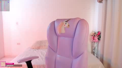 Snapshot of pau_cute chatting on January 2025 03:38:01 PM Sofa online show from January 2025 03:38:01 PM