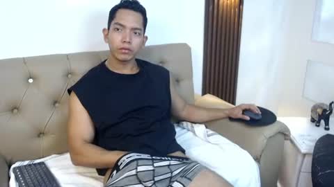 paul_cros online show from June 2026 11:25:01 AM