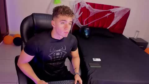 Paull George online show from October 2025 03:35:02 PM