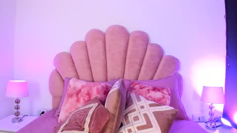 Paula   online show from February 2026 11:33:01 AM