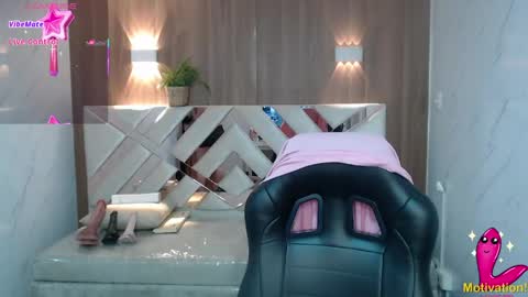 Snapshot of paula_b_ chatting on May 2026 12:54:02 PM Paula online show from May 2026 12:54:02 PM