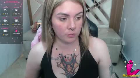 Snapshot of paula_b_ chatting on May 2026 02:45:01 PM Paula online show from May 2026 02:45:01 PM