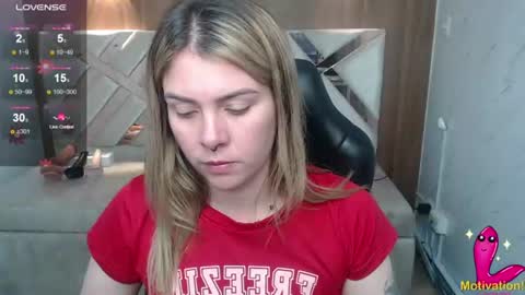Snapshot of paula_b_ chatting on July 2026 12:44:01 PM Paula online show from July 2026 12:44:01 PM