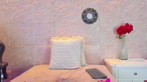 Snapshot of paula_cruzz chatting on January 2025 08:32:02 PM PAULA CRUZ online show from January 2025 08:32:02 PM