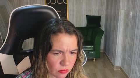 paula online show from November 2025 02:44:01 AM