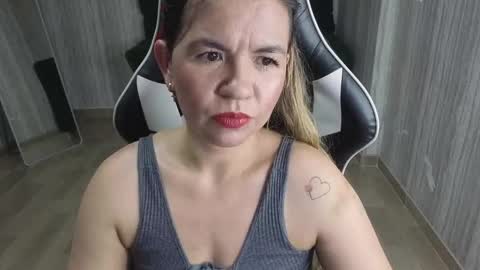 paula online show from November 2025 02:59:01 AM