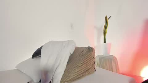 Paula perez - online show from November 2025 03:16:02 AM