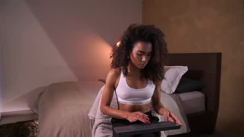 Paula online show from February 2025 09:44:02 PM