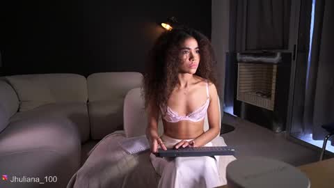 Snapshot of paulacora100 chatting on June 2026 06:44:01 PM Paula online show from June 2026 06:44:01 PM