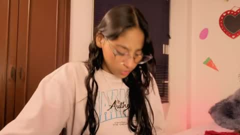 Paula  online show from April 2026 04:50:02 AM