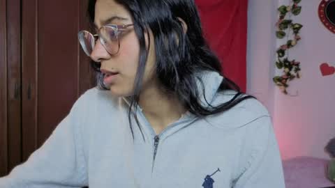 Snapshot of paulacutexs chatting on May 2026 04:10:02 AM Paula online show from May 2026 04:10:02 AM