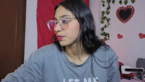Snapshot of paulacutexs chatting on May 2026 04:09:02 AM Paula online show from May 2026 04:09:02 AM