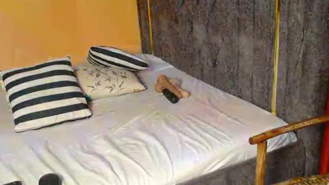 Snapshot of paulahlyn chatting on April 2026 05:07:02 PM paualah online show from April 2026 05:07:02 PM