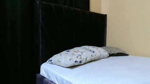 Snapshot of paulahlyn chatting on April 2026 04:36:02 PM paualah online show from April 2026 04:36:02 PM