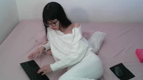 Snapshot of paulainblue chatting on October 2025 02:17:02 AM   online show from October 2025 02:17:02 AM