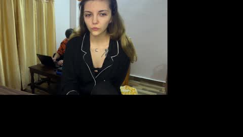 Isla  Chase online show from December 2024 05:48:01 PM