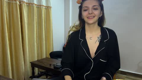Isla  Chase online show from December 2024 08:53:02 PM