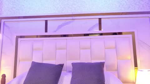 Paulina  online show from November 2025 07:07:02 PM