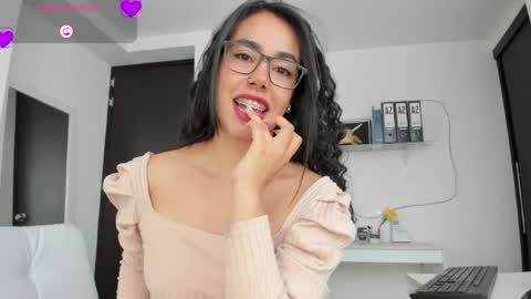 paulina online show from April 2026 08:51:01 PM