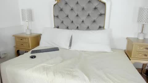 paulina lux online show from March 2026 08:26:01 PM