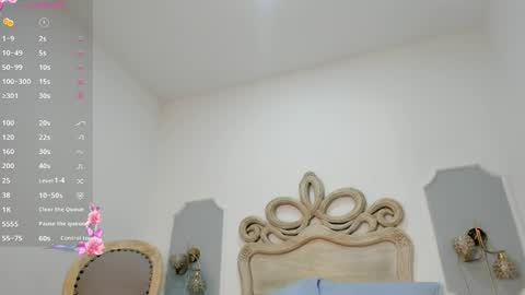 paulina lux online show from April 2026 07:47:01 PM