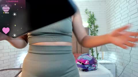 Paulina  online show from March 2025 12:44:02 PM