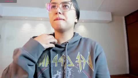 Snapshot of paulina_sweett chatting on June 2026 11:12:02 AM Paulina online show from June 2026 11:12:02 AM