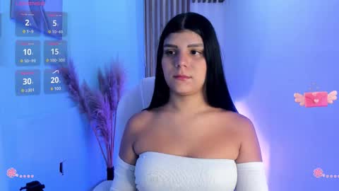 Paulina Belle online show from November 2025 12:48:01 PM